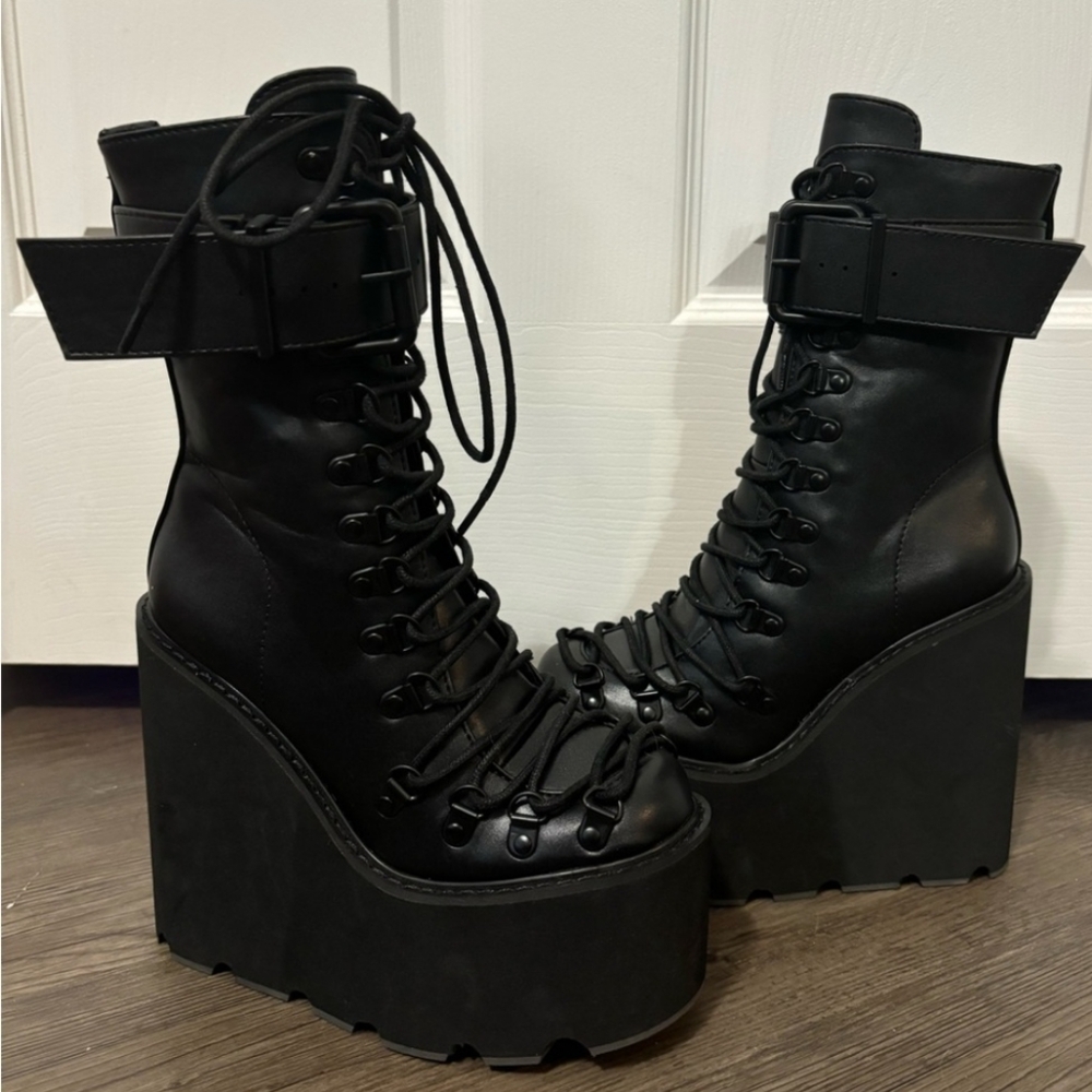 Dolls Kill / Current Mood | NWOB Traitor Boots